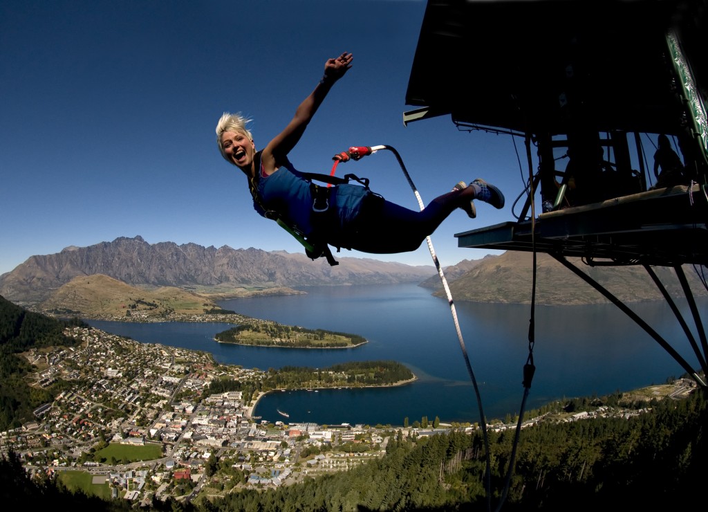 LEDGE FREESTYLE BUNGY, QUEENSTOWN, AJ HACKETT BUNGY NEW ZEALAND